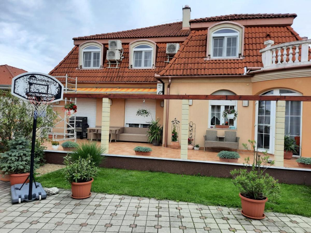 Ambrózia Guesthouse Nagykanizsa Exterior foto