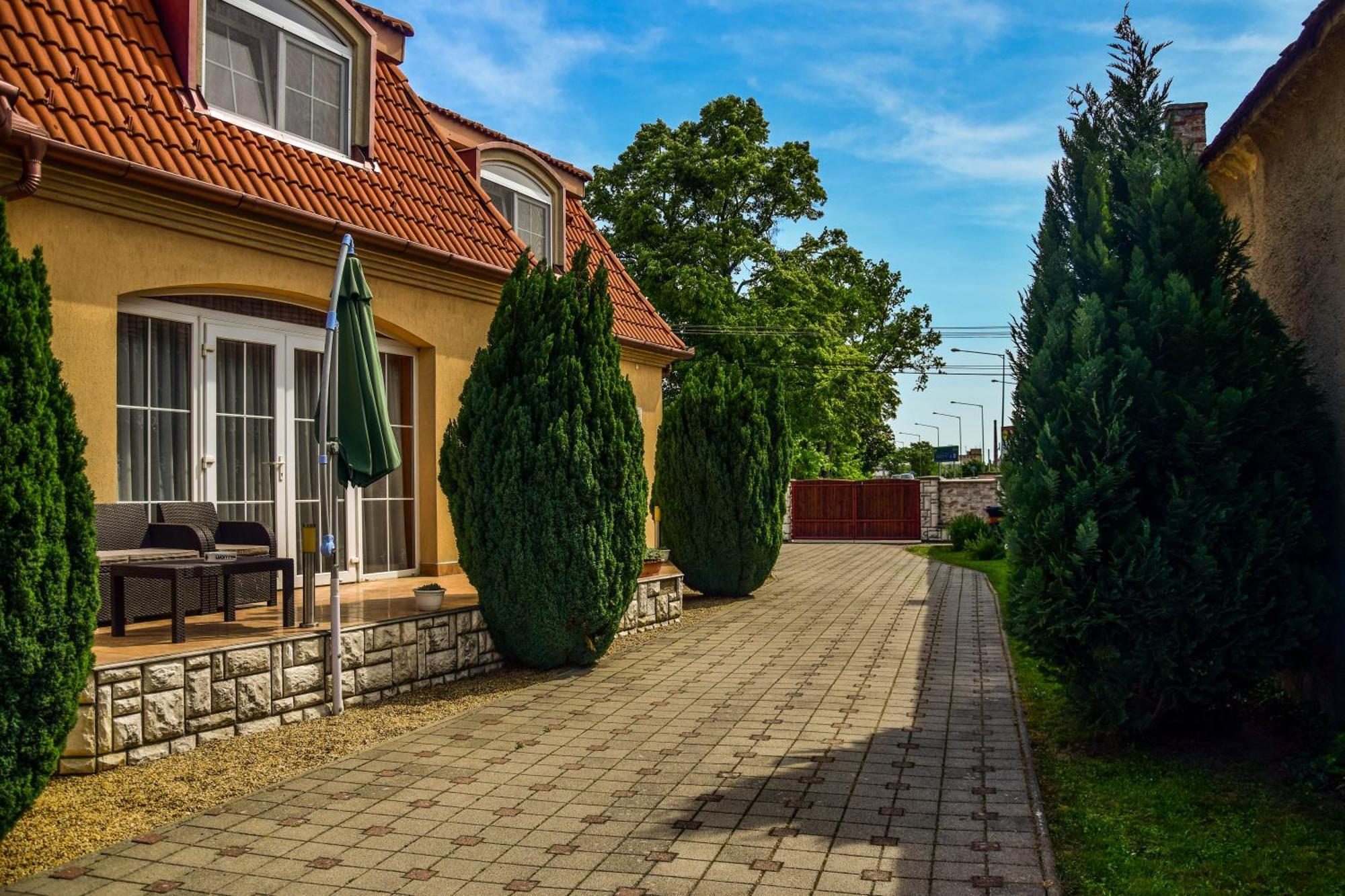 Ambrózia Guesthouse Nagykanizsa Exterior foto
