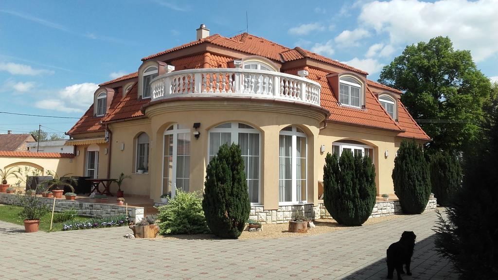 Ambrózia Guesthouse Nagykanizsa Exterior foto